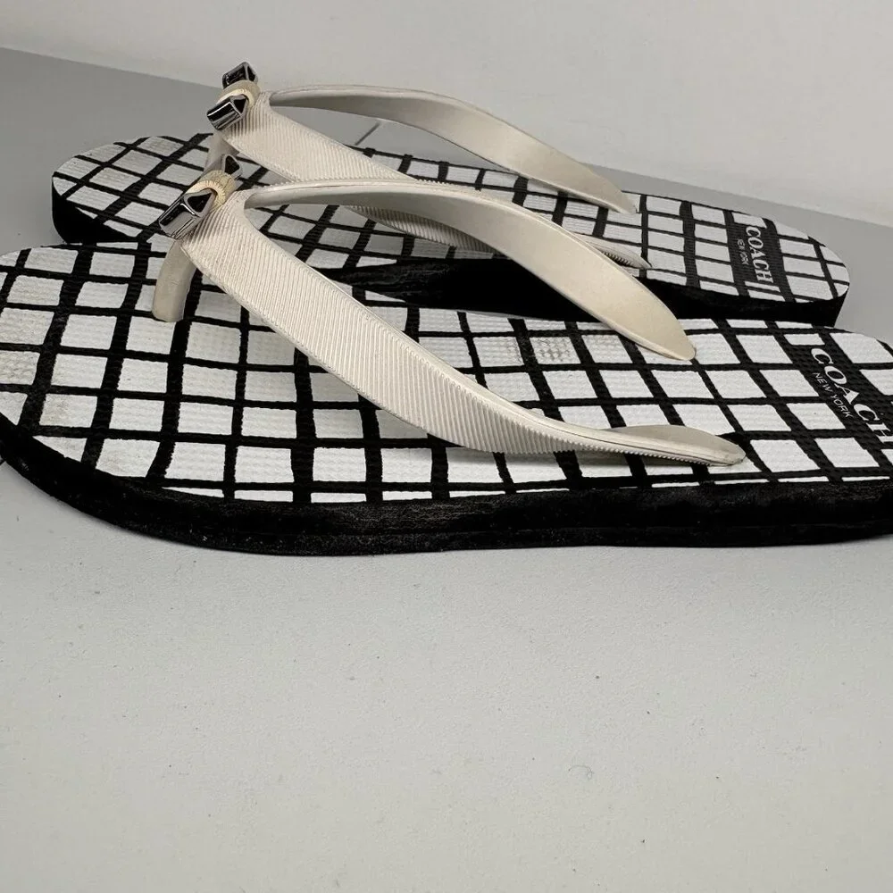 Coach Women Size 5-6 Black White Checkered Print Casual Beach Amel Flip Flops